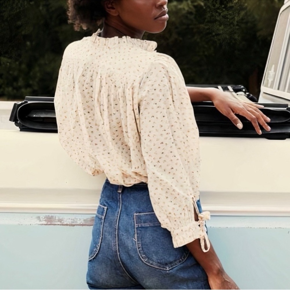 Doen Rose Top in Cream Parc Monceau - Picture 6 of 9